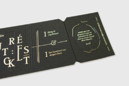 Invitation decoupe à la forme dorure embossage